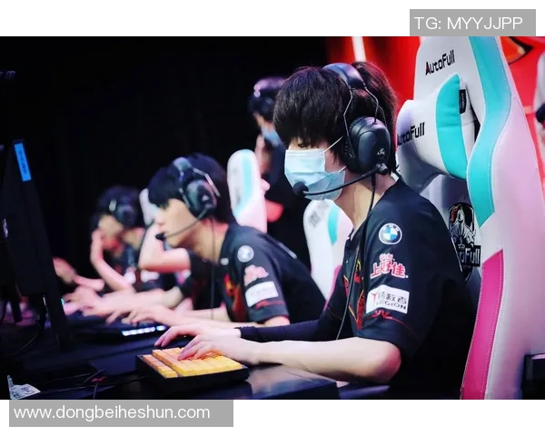 英雄联盟热点分析：深入探讨FPX战队的战术控制与团队协作